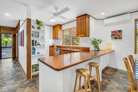 Absolute Beachfront, Heart Of Port Douglas - 24 S - Yamba Accommodation 2