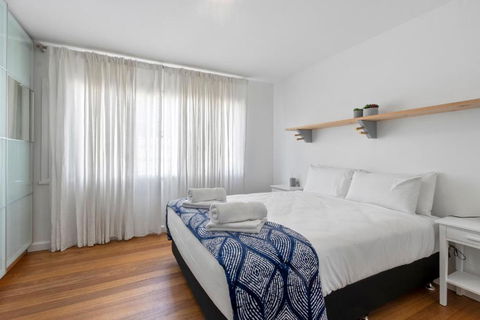 Absolute Waterfront Only 15 Minutes From Hobart - Yamba Accommodation 2