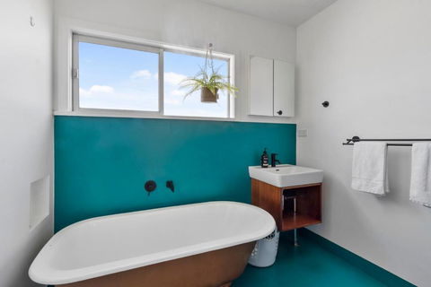 Absolute Waterfront Only 15 Minutes From Hobart - Yamba Accommodation 4