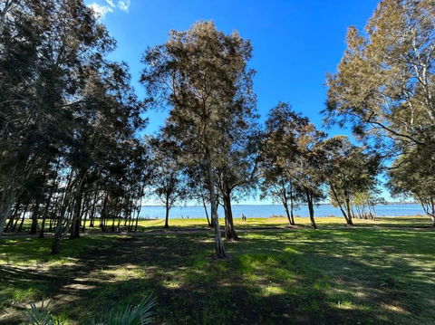 Absolutely Lakeside House, Quiet And Peace - Yamba Accommodation 1