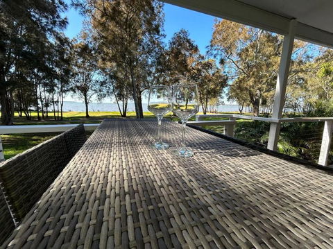 Absolutely Lakeside House, Quiet And Peace - Yamba Accommodation 0