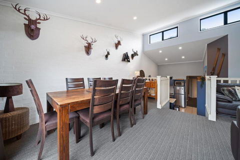 Acacia 2 - Modern 3BR Townhouse L Bath L WiFi L BBQ L Foxtel - Yamba Accommodation 4