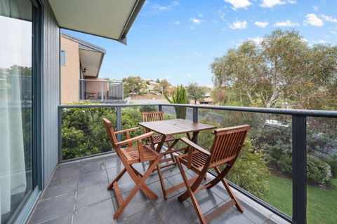 Acacia 2 - Modern 3BR Townhouse L Bath L WiFi L BBQ L Foxtel - Yamba Accommodation 3