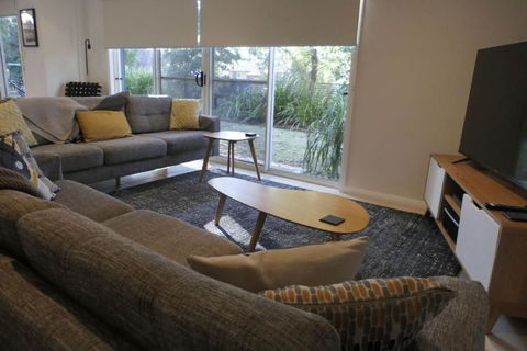 Acacia On Orion By Jervis Bay Rentals - Yamba Accommodation 3