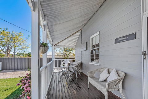 Addisons Stanthorpe With Hot Tub - Yamba Accommodation 3