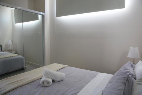Adelaide CBD Bluebird Apartment - Yamba Accommodation 4