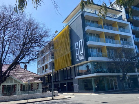 Adelaide CBD Bluebird Apartment - Yamba Accommodation 0