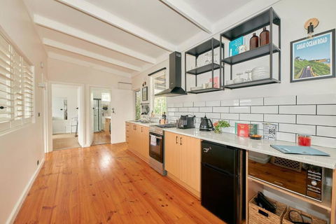 Adorable Beach Shack In The Heart Of Aireys Inlet - Yamba Accommodation 1