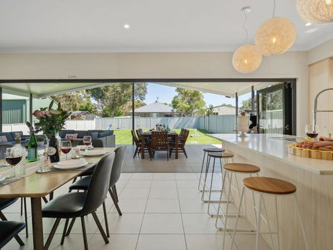Adriatic Beach House - Yamba Accommodation 1