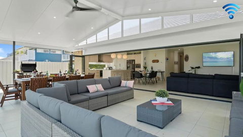 Adriatic Beach House - Yamba Accommodation 0