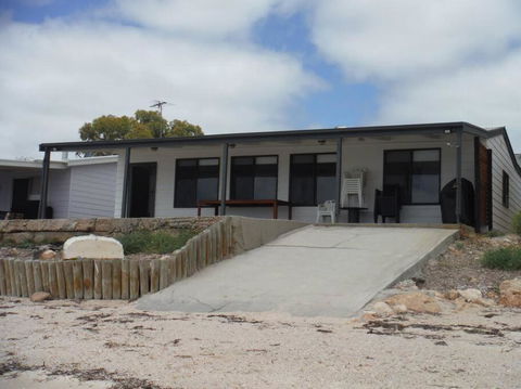 Aegean - Yamba Accommodation 3