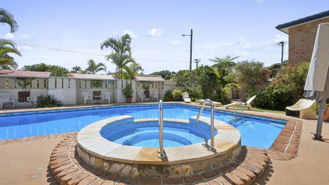 Affordable, Pool, Spa, Beach, Bbq, Sleeps 4 - Yamba Accommodation 2