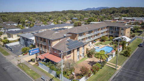 Affordable, Pool, Spa, Beach, Bbq, Sleeps 4 - Yamba Accommodation 4