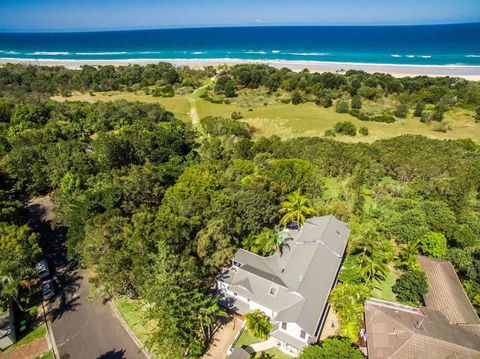 A Perfect Stay - Baby Blue - Yamba Accommodation 1