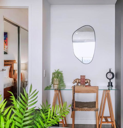 Above Brisbane King Suite With Rooftop Pool Deck - Yamba Accommodation 4