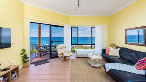Absolute Oceanfront Portovenere - Yamba Accommodation 1