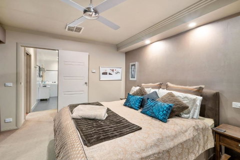 About Time Retreats- Studio Seven - Yamba Accommodation 1