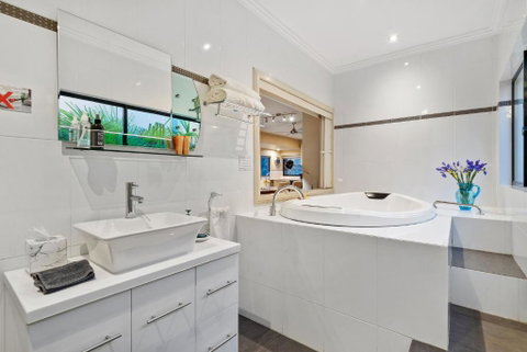 About Time Retreats- Studio Seven - Yamba Accommodation 0