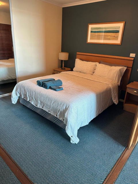 A-The Entrance Private Water Front 1 Bedroom Appartment At The Oaks - Yamba Accommodation 4