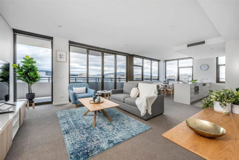 Amazing View In Large Apartment Barton ACT - Yamba Accommodation 1