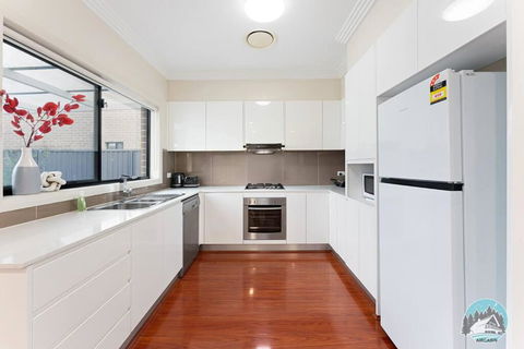 Aircabin - Carlingford - Sydney - 4 Beds House - Yamba Accommodation 1