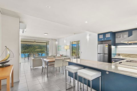 Airlie Beach Ocean Views & Resort Living @ 231 - Yamba Accommodation 4