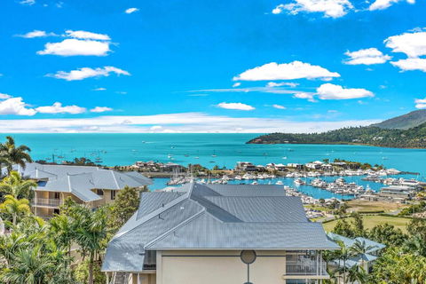 Airlie Beach Ocean Views & Resort Living @ 231 - Yamba Accommodation 3