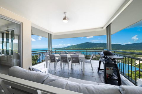 Airlie Beach Ocean Views & Resort Living @ 231 - Yamba Accommodation 2