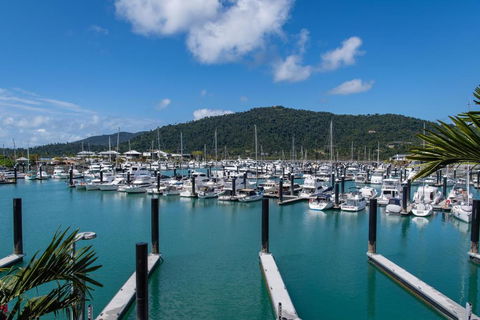 Airlie Breezes At The Boathouse - Yamba Accommodation 2