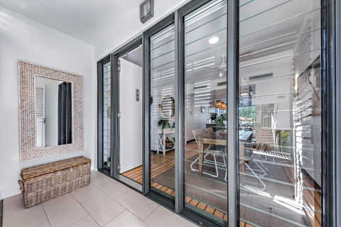 Airlie Breezes At The Boathouse - Yamba Accommodation 3