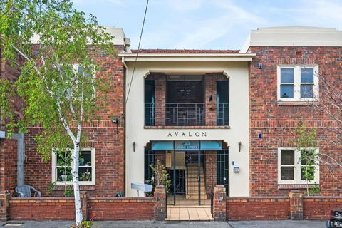 Albert Park Art Deco Gem Sleeps 5 Bevan 4 - Yamba Accommodation 0