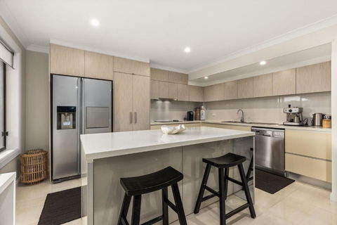 Albion Blue By Experience Jervis Bay - Yamba Accommodation 4