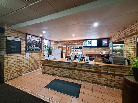 Albion Hotel - Yamba Accommodation 4