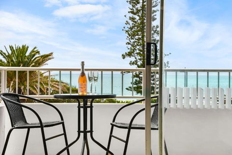 Alex Beach Apt Bilgola4 - Yamba Accommodation 0