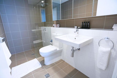 Alex Perry Hotel & Apartments - Yamba Accommodation 4