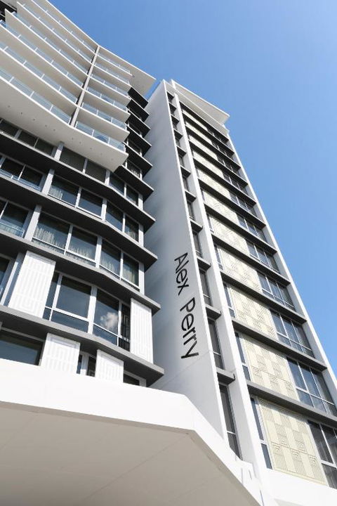 Alex Perry Hotel & Apartments - Yamba Accommodation 3