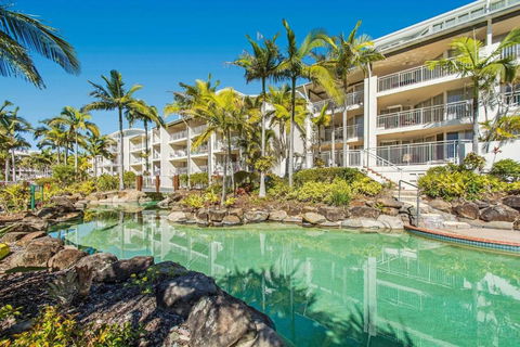Alexandra Beach Resort Couples Escape - CoastHM - Yamba Accommodation 0
