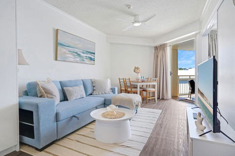 Alexandra Beach Resort Couples Escape - CoastHM - Yamba Accommodation 1