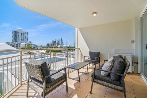 Alexandra Beach Resort Couples Escape - CoastHM - Yamba Accommodation 2