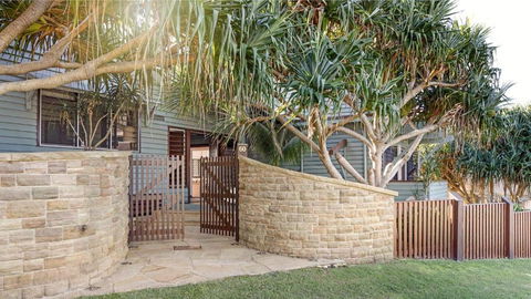 Allawah Cottage - Most Popular Beach House - Yamba Accommodation 2
