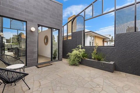 Allure - Yamba Accommodation 0