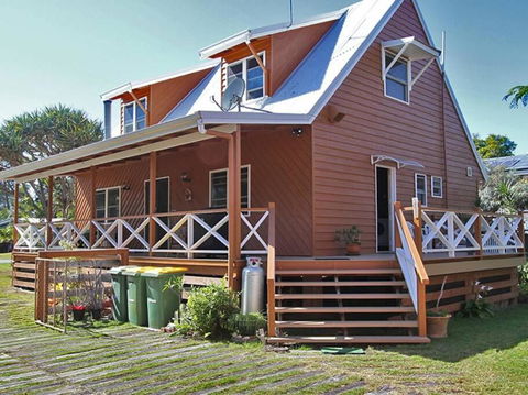 ALOHA AMITY - Yamba Accommodation 0