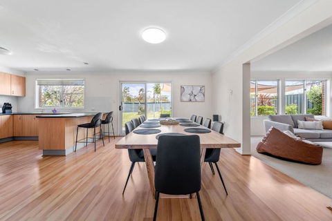 Amalena By The Sea - Yamba Accommodation 4