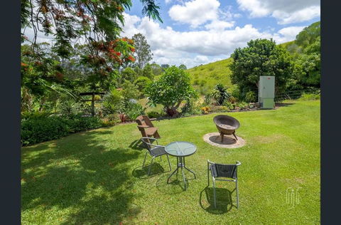 Amamoor Homestead And Country Cottages - Yamba Accommodation 4