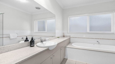 Amaroo Lodge - The Vintage - Yamba Accommodation 1