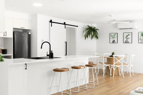 Amiri On Holbrook - Pet Friendly - Yamba Accommodation 1