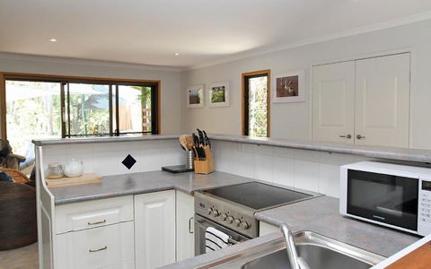 AMITY BEACH BUNGALOW - Yamba Accommodation 3