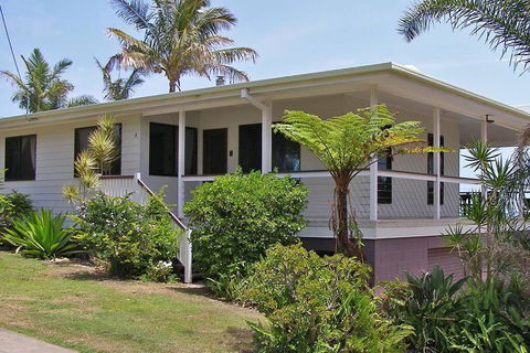 AMITY TREETOPS - Yamba Accommodation 3