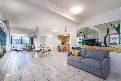 An Adorable Apartment On Abbott - Stunning Views - Yamba Accommodation 0