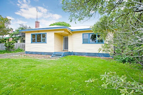 Anderson - Yamba Accommodation 0
